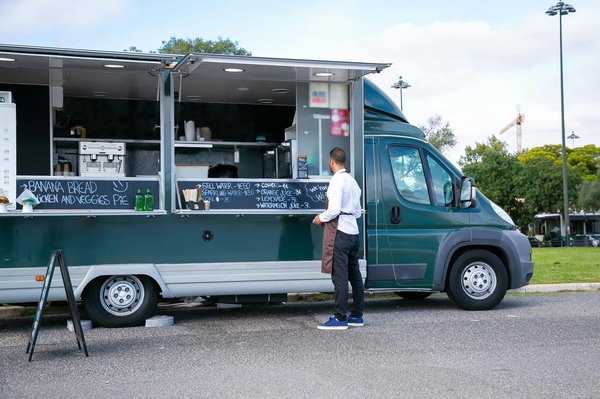 Food trucks pour événements : Innovations et avantages