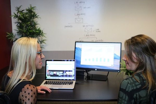 Les postes clés au sein d'une agence web